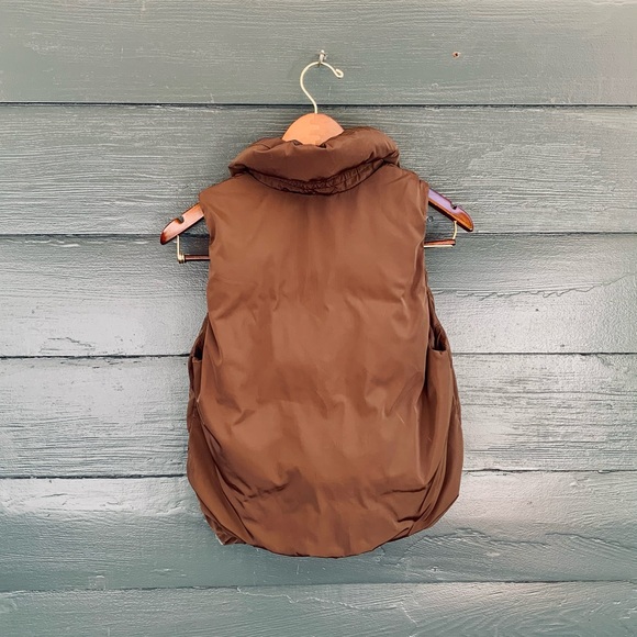 GAP Puffer Vest - Picture 3 of 6